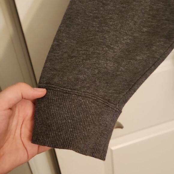 Under Armour Men's Gray & Red Zip-Up Hoodie Sweatshirt Size L - Picture 5 of 8